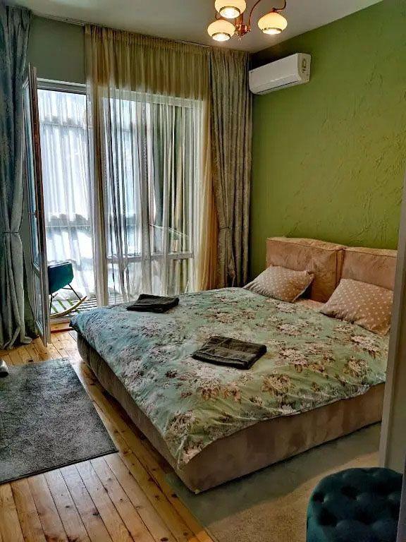 Под наем в София тристаен Център ID 2191187