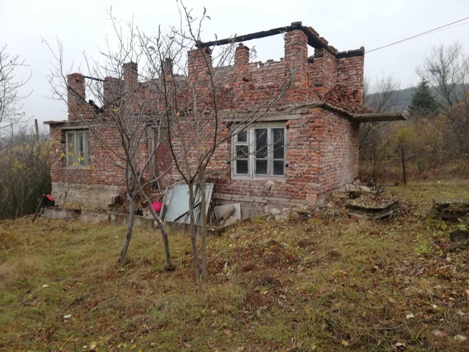 За продажба в София къща с. Желява ID 2082036