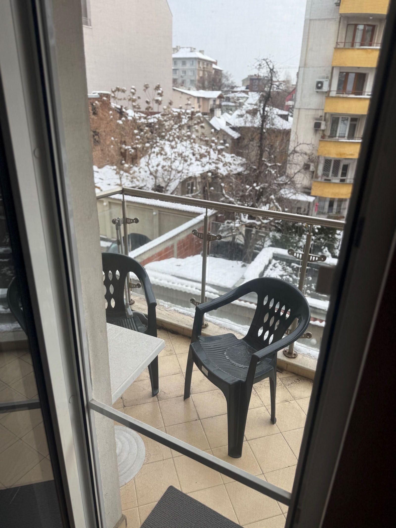 Под наем в София тристаен Център ID 2196943