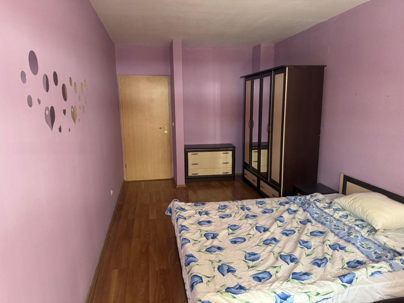 Под наем в София тристаен Център ID 2196943