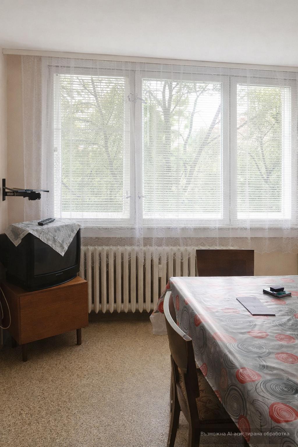 Тристаен апартамент под наем в ж.к. Света троица, 2140694