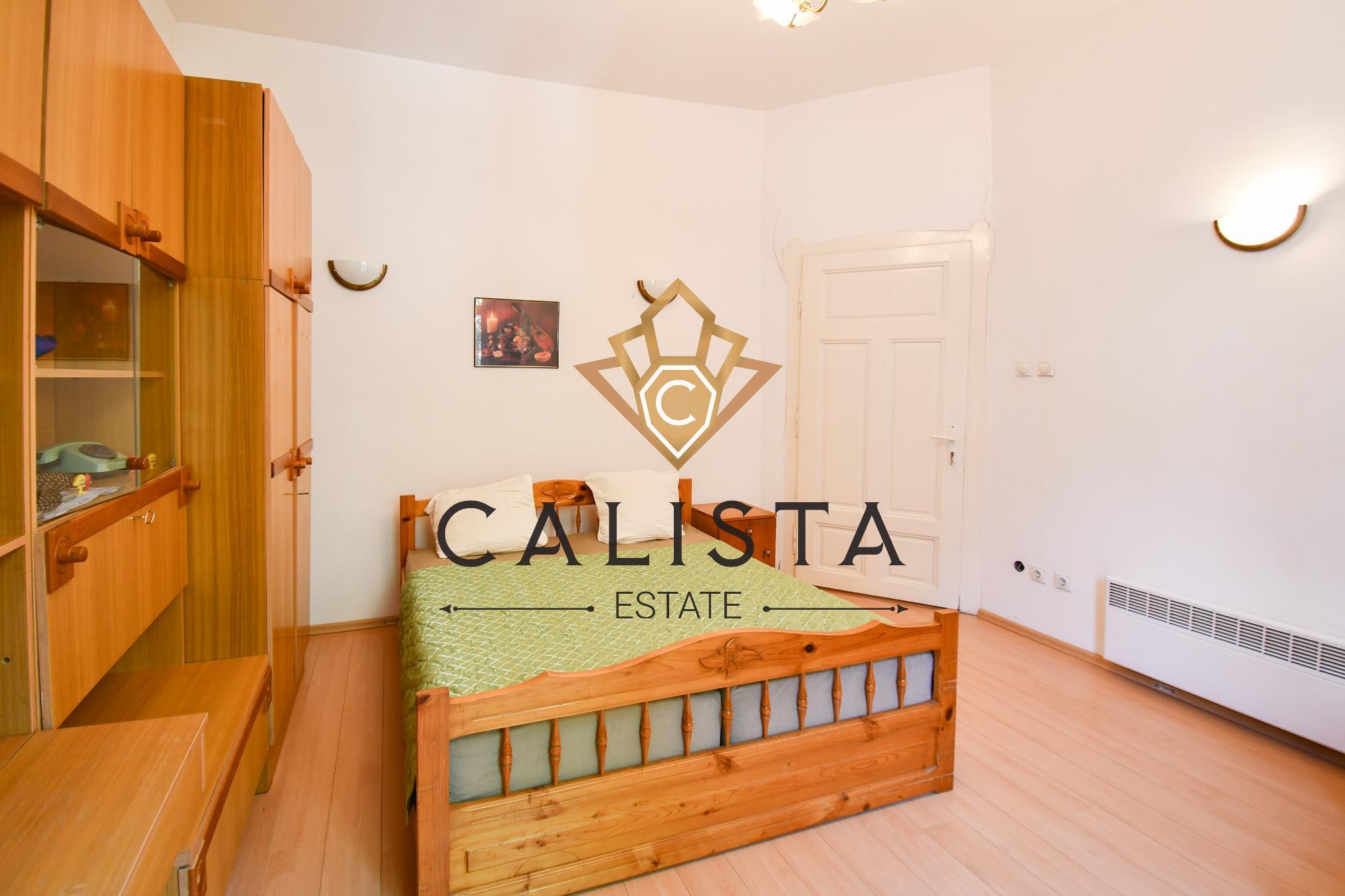 Под наем в София тристаен Център-ЦУМ ID 2140676