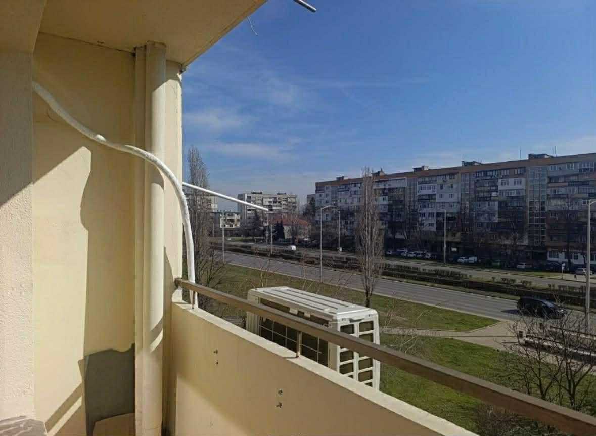 Тристаен апартамент под наем в ж.к. Сухата река, 2221291
