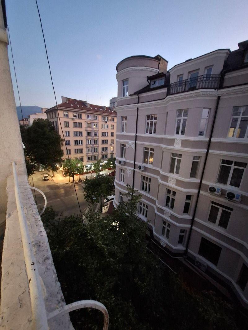 Под наем в София двустаен Център-ЦУМ ID 2229590