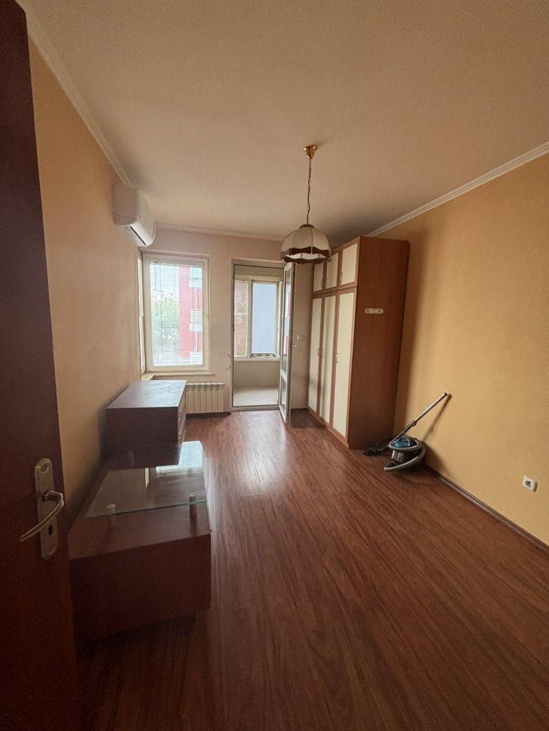 Тристаен апартамент под наем в ж.к. Младост 2, 2230995