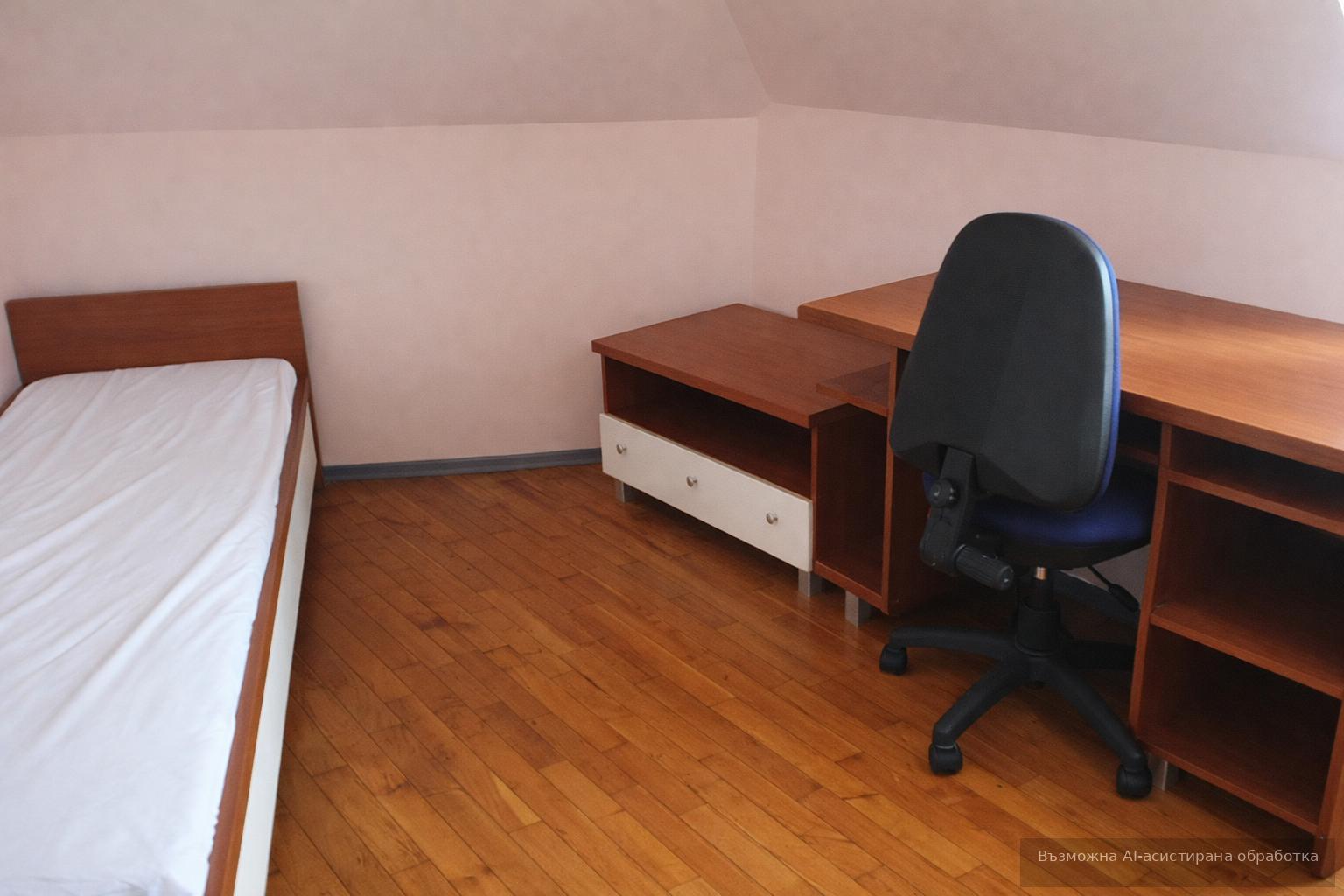 Тристаен апартамент под наем в ж.к. Хаджи Димитър, 2230908