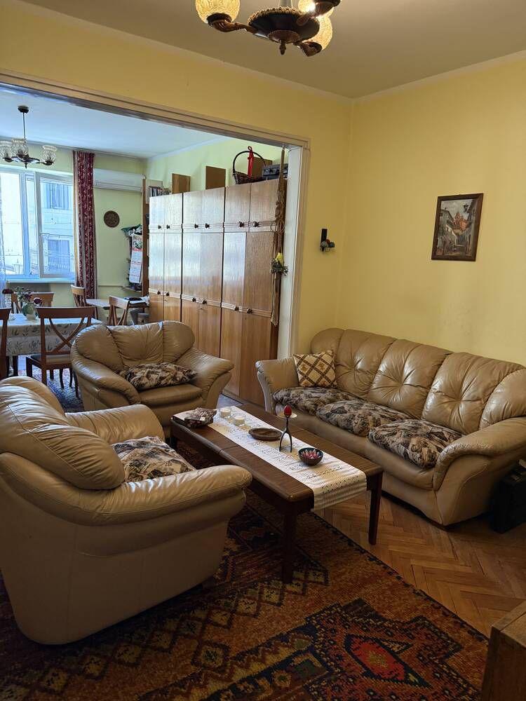 Тристаен, под наем, жк. Оборище