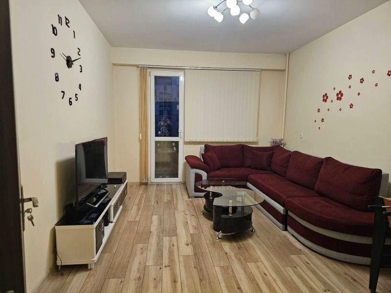 Тристаен апартамент под наем в ж.к. Света троица, 2231561