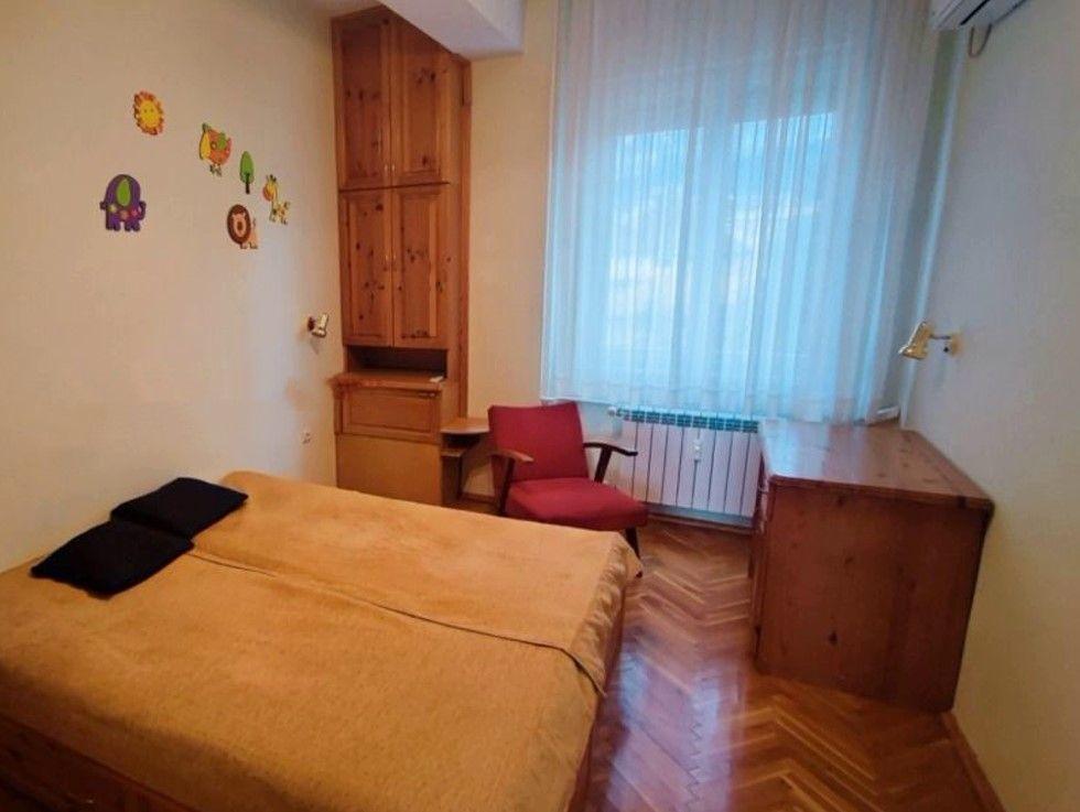 Тристаен апартамент под наем в центъра на София, 2214267